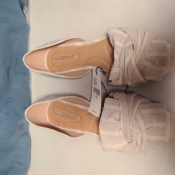 Lane Bryant fabric flats size 7W - Picture 2 of 7